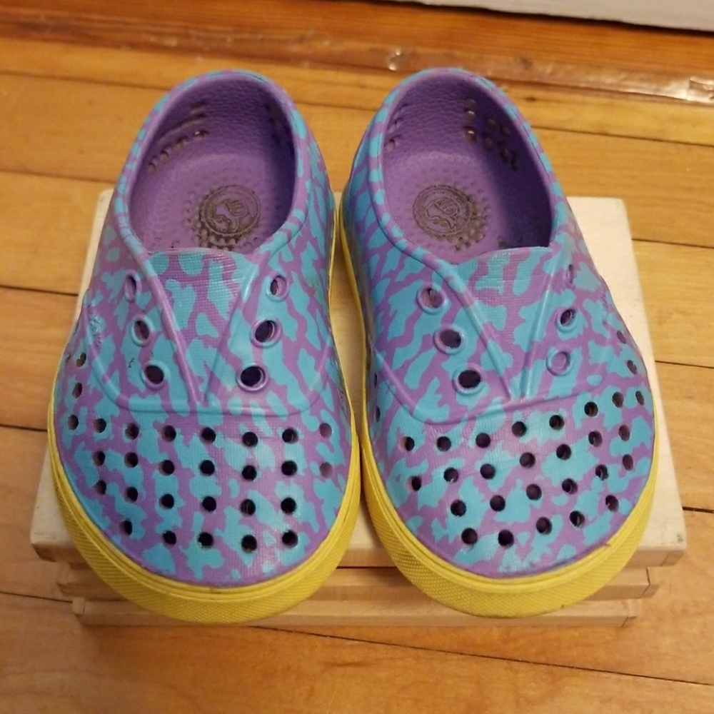 Toddler camouflage purple and blue Natives size 5
